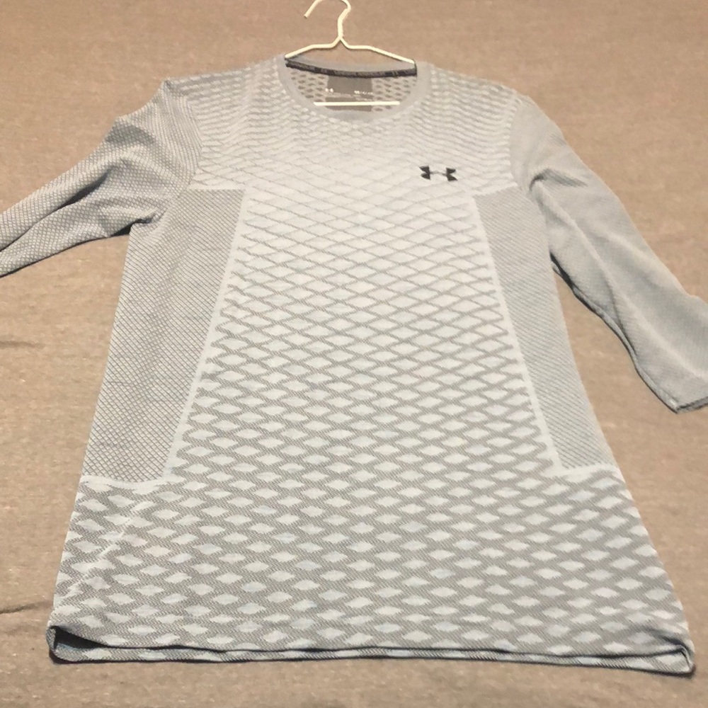 Under Armour tshirt